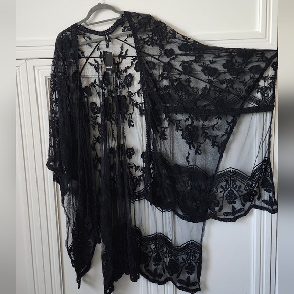 NWT - Torrid Black Lace Ruana One Size - Picture 2 of 4